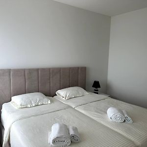 Appartement à 3 Chambres à Coucher